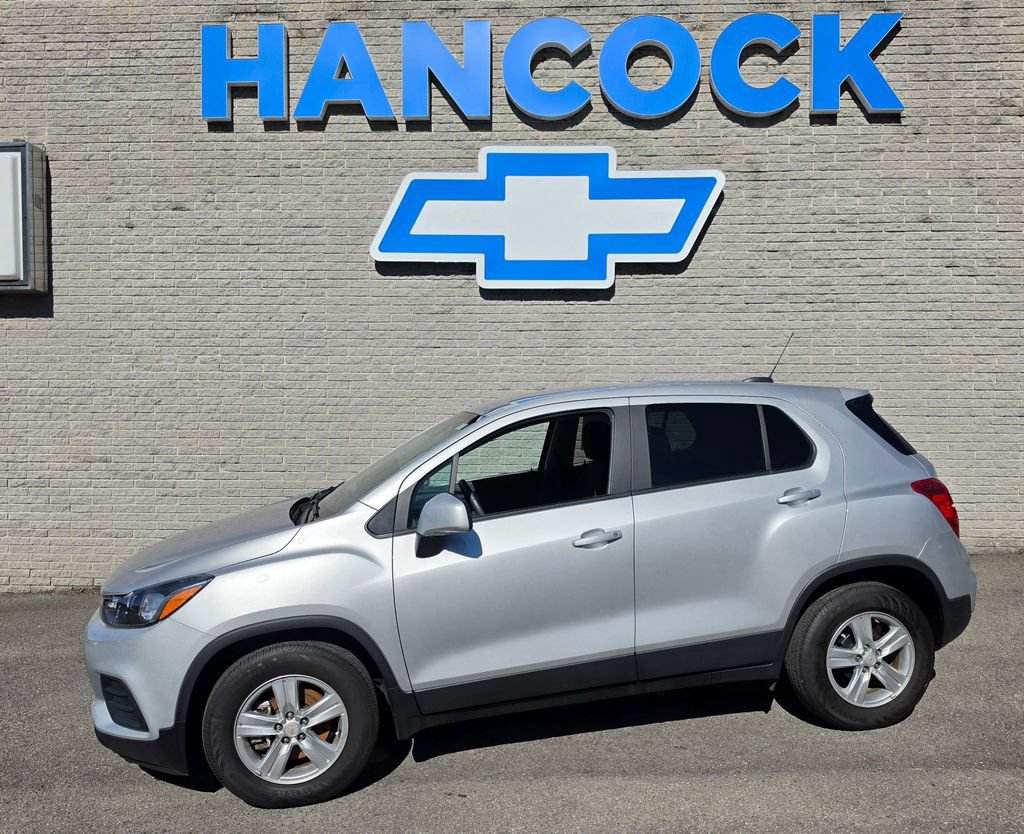 Used 2022 Chevrolet Trax LS w/ Tint and Cruise Package FWD image 3