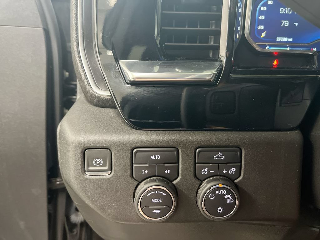 Used 2023 Chevrolet Silverado 1500 LT AWD/4WD image 19