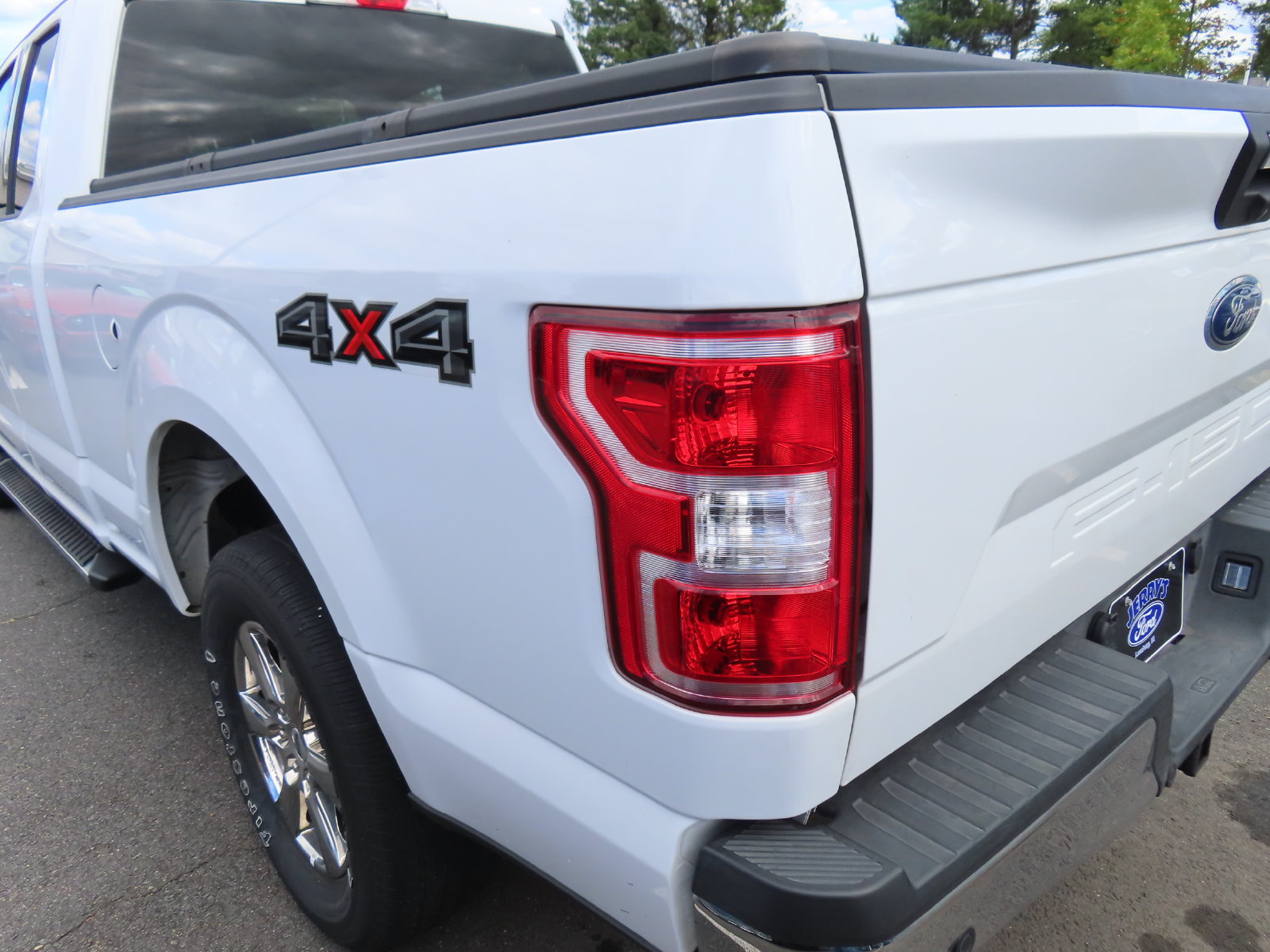 Used 2020 Ford F150 XLT w/ Equipment Group 302A Luxury AWD/4WD image 12