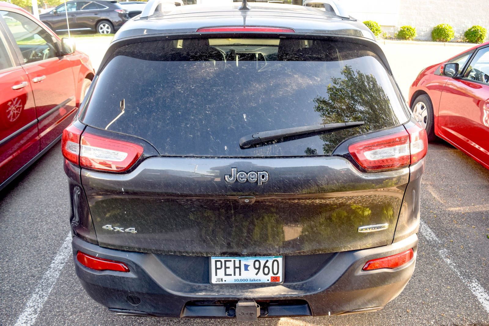 Used 2015 Jeep Cherokee Latitude w/ Cold Weather Group AWD/4WD image 16