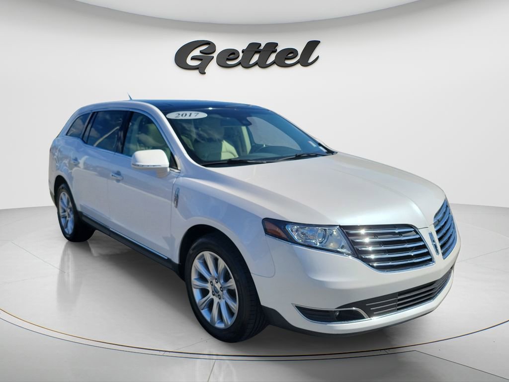 Used 2017 Lincoln MKT FWD video 2