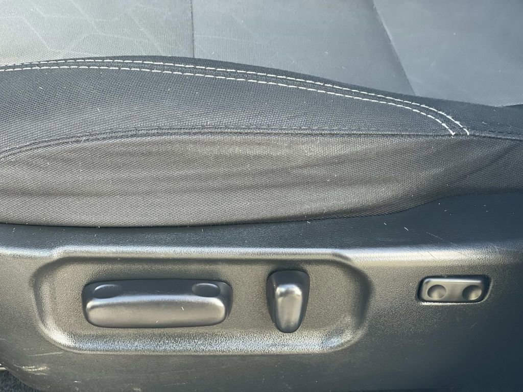 Used 2021 Toyota Tacoma TRD Off-Road w/ Technology Package image 17