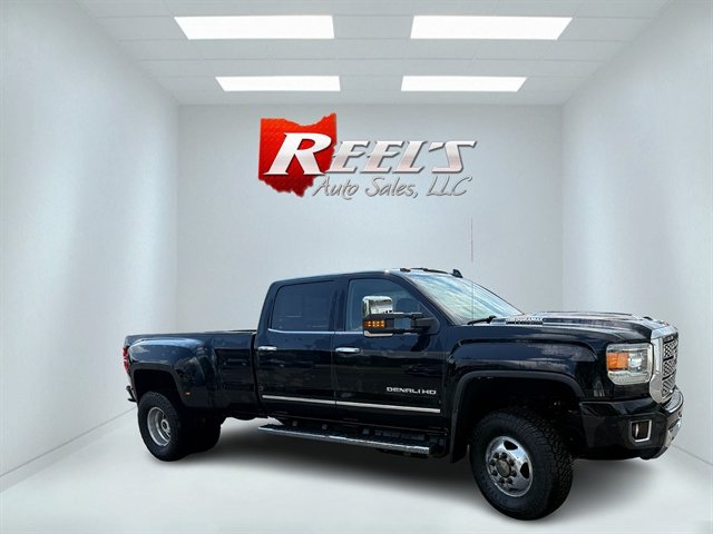 Used 2019 GMC Sierra 3500 Denali w/ Duramax Plus Package AWD/4WD image 3