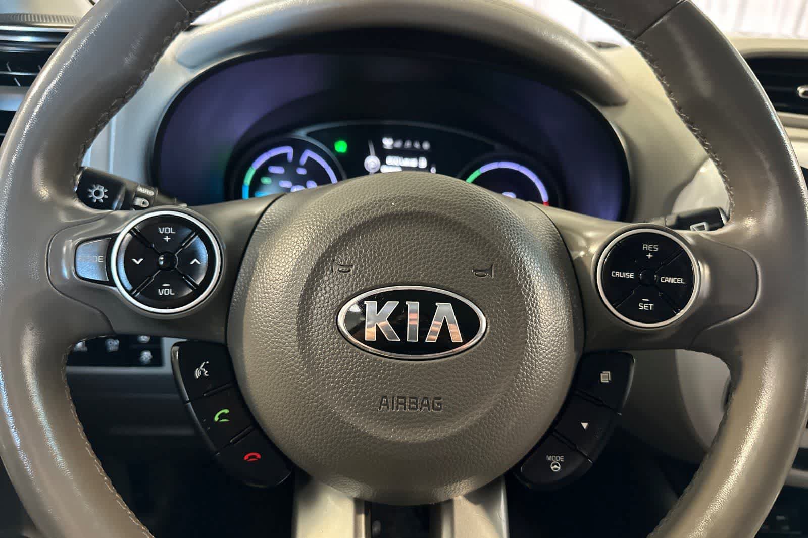 Used 2019 Kia Soul EV + FWD image 28