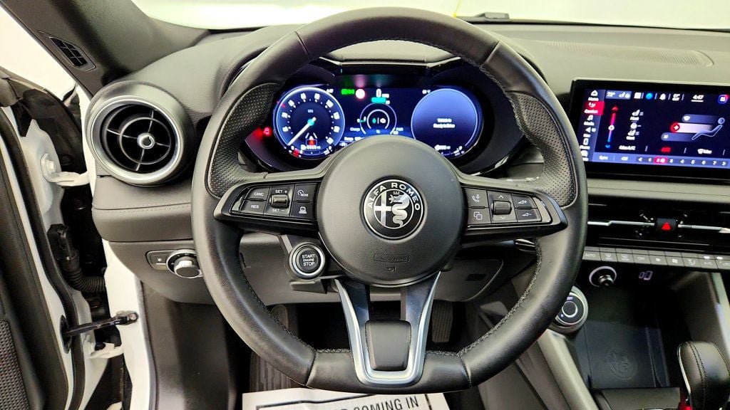 Used 2024 Alfa Romeo Tonale Ti AWD/4WD image 13