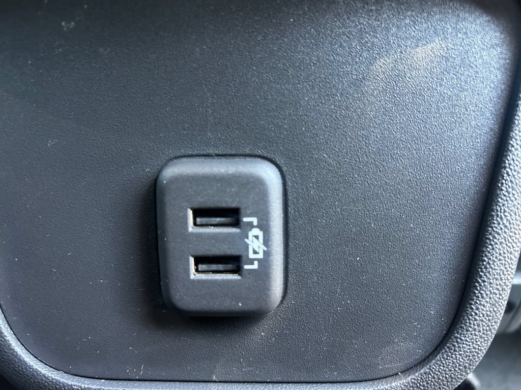 Used 2023 Chevrolet Equinox LT FWD image 23