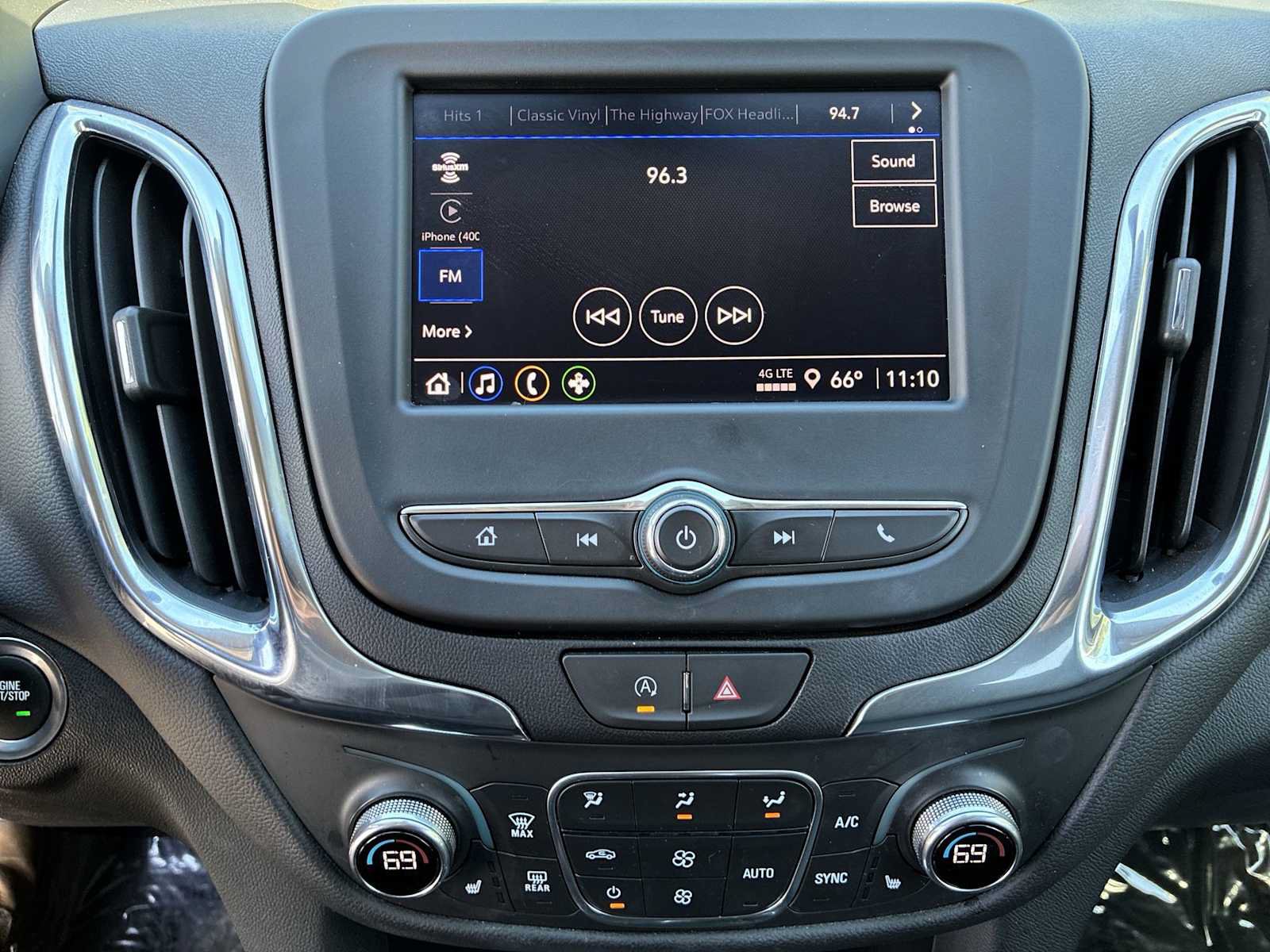 Used 2024 Chevrolet Equinox LT AWD/4WD image 12