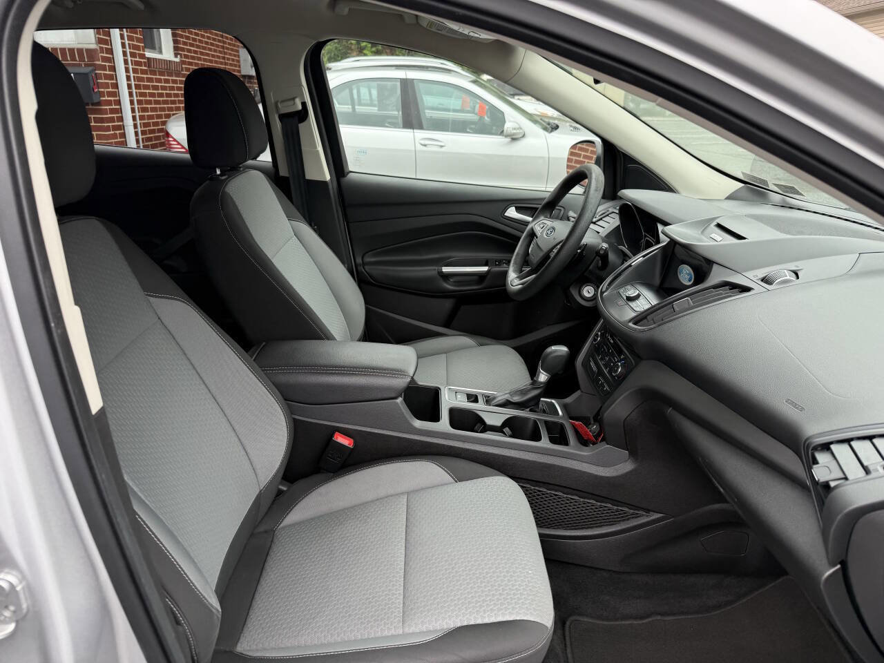 Used 2017 Ford Escape SE w/ Equipment Group 201A image 23