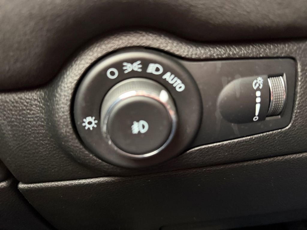 Used 2022 Dodge Durango R/T w/ Hemi Orange Plus Package image 18