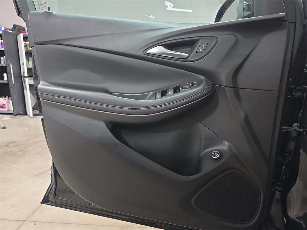 Used 2021 Buick Encore GX Select image 26