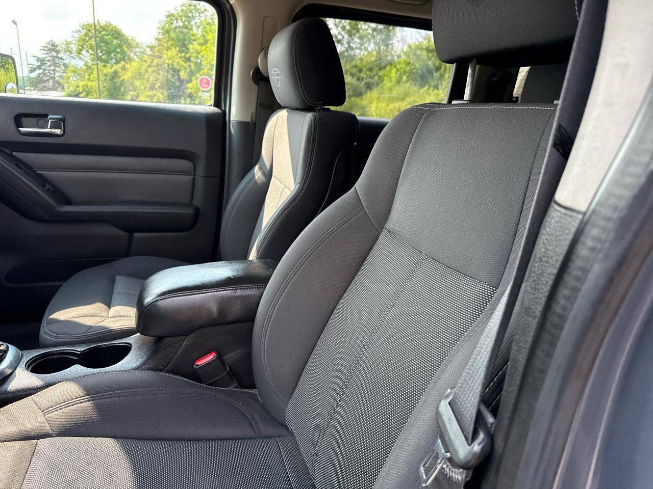 Used 2009 HUMMER H3T Alpha AWD/4WD image 16