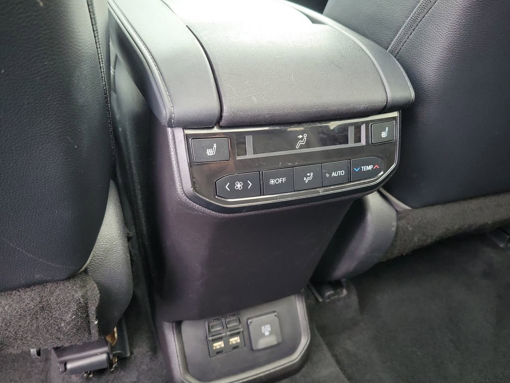 Used 2021 Toyota Highlander Platinum image 20