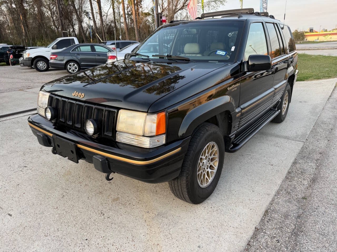 Used 1995 Jeep Grand Cherokee Limited AWD/4WD image 2