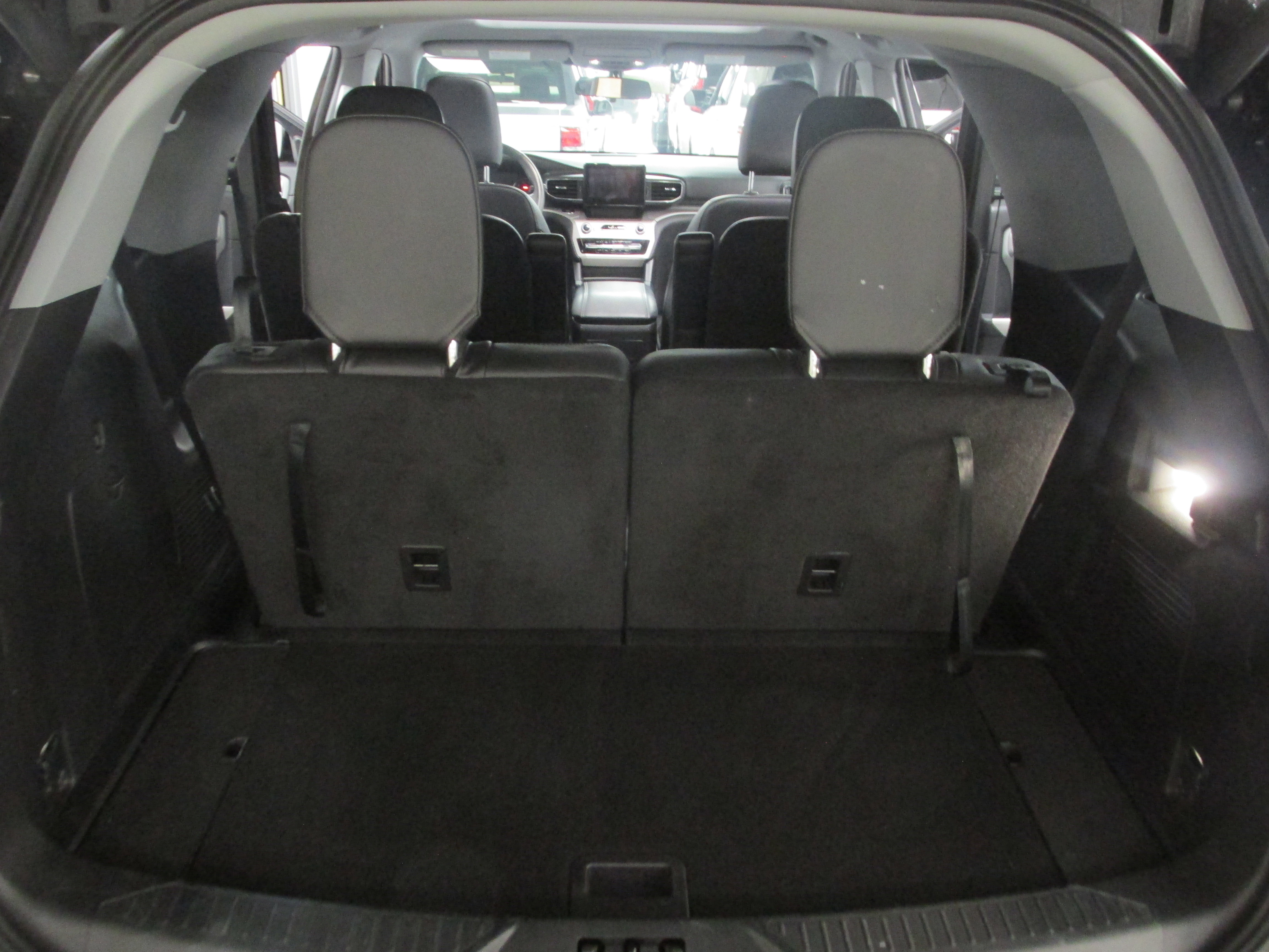 Used 2022 Ford Explorer XLT w/ Equipment Group 202A image 24