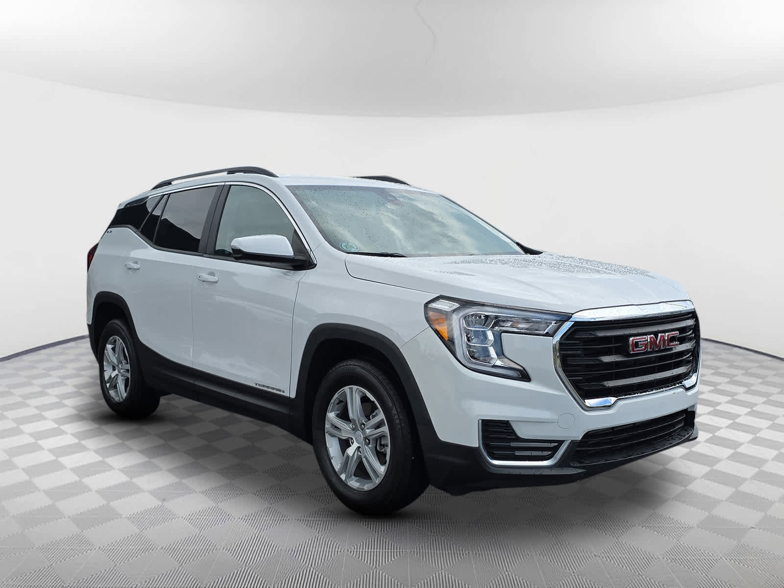 Used 2023 GMC Terrain SLE w/ Driver Convenience Package image 2