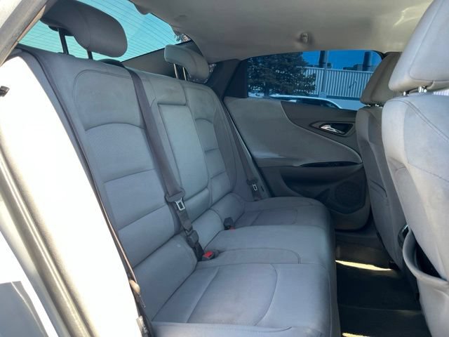 Used 2018 Chevrolet Malibu LT FWD image 14