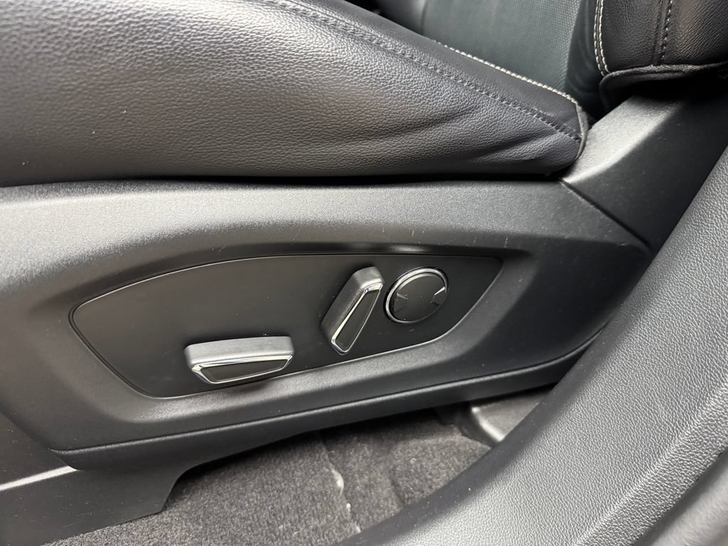 Used 2020 Ford Explorer ST AWD/4WD image 11