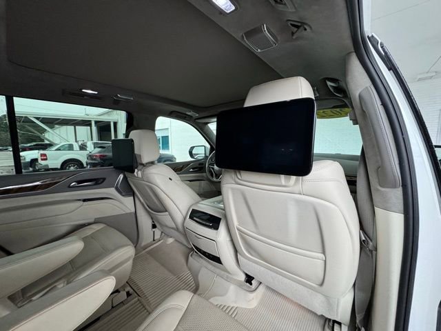Used 2022 Cadillac Escalade Sport Platinum w/ Heavy-Duty Trailer Package image 29