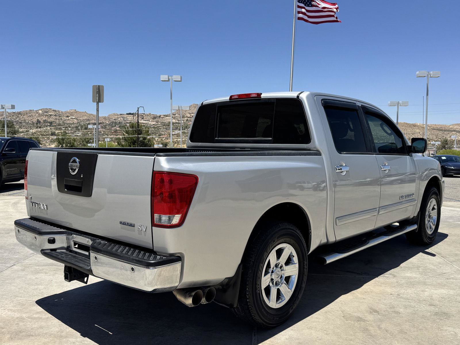 Used 2011 Nissan Titan SV RWD image 6