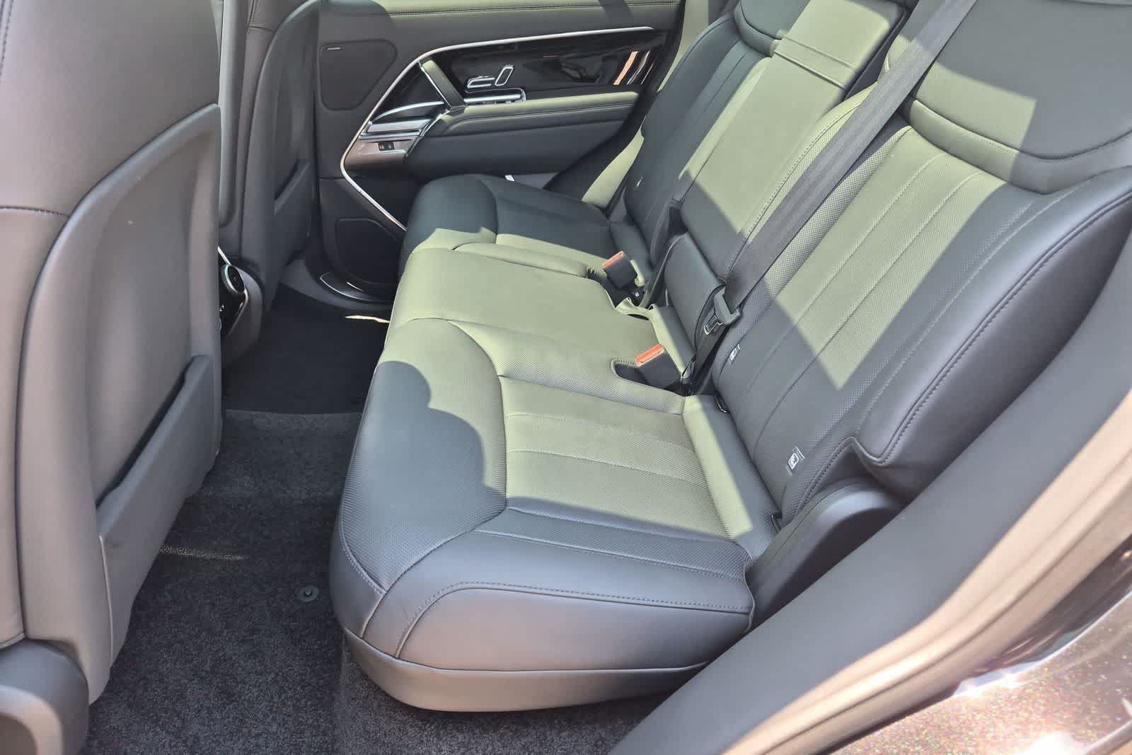 Certified 2025 Land Rover Range Rover SE AWD/4WD image 20