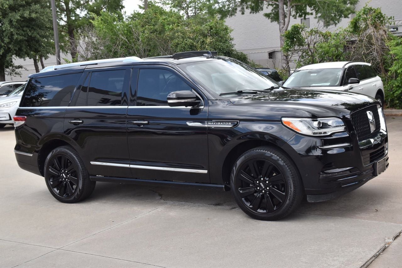 Certified 2024 Lincoln Navigator Reserve AWD/4WD image 5
