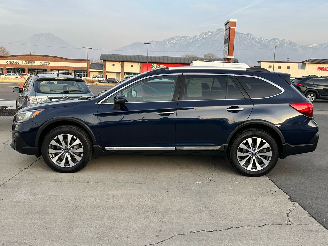 Used 2018 Subaru Outback 3.6R Touring w/ Popular Package #3 image 8