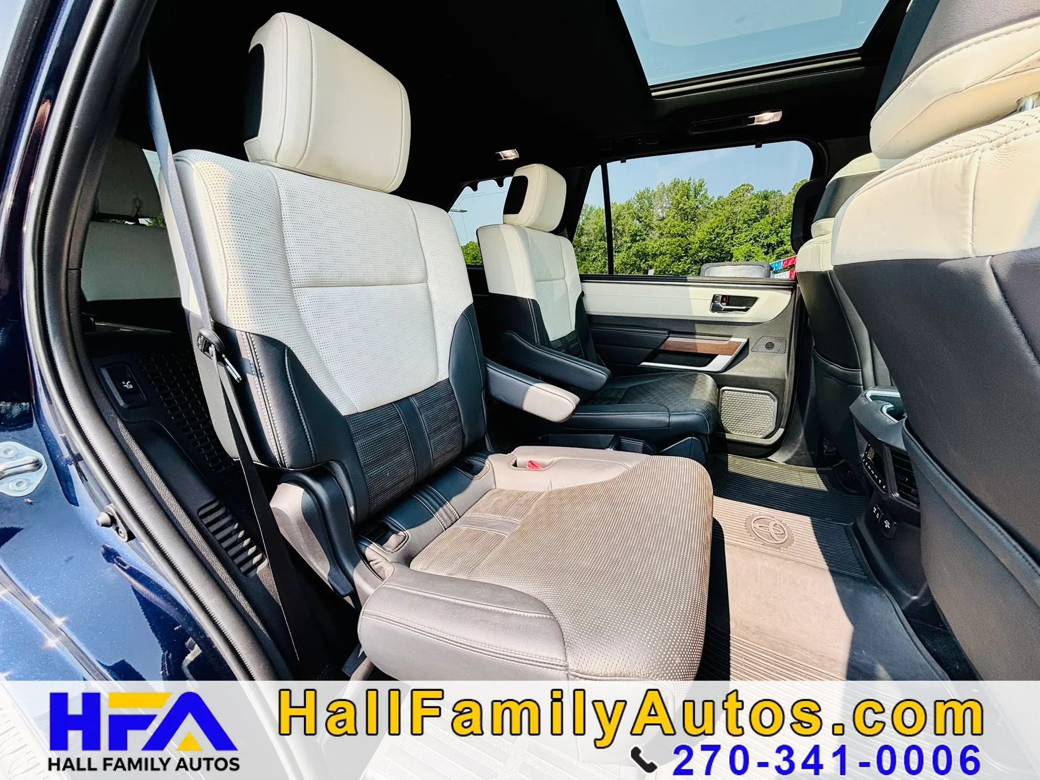Used 2025 Toyota Sequoia Capstone AWD/4WD image 31