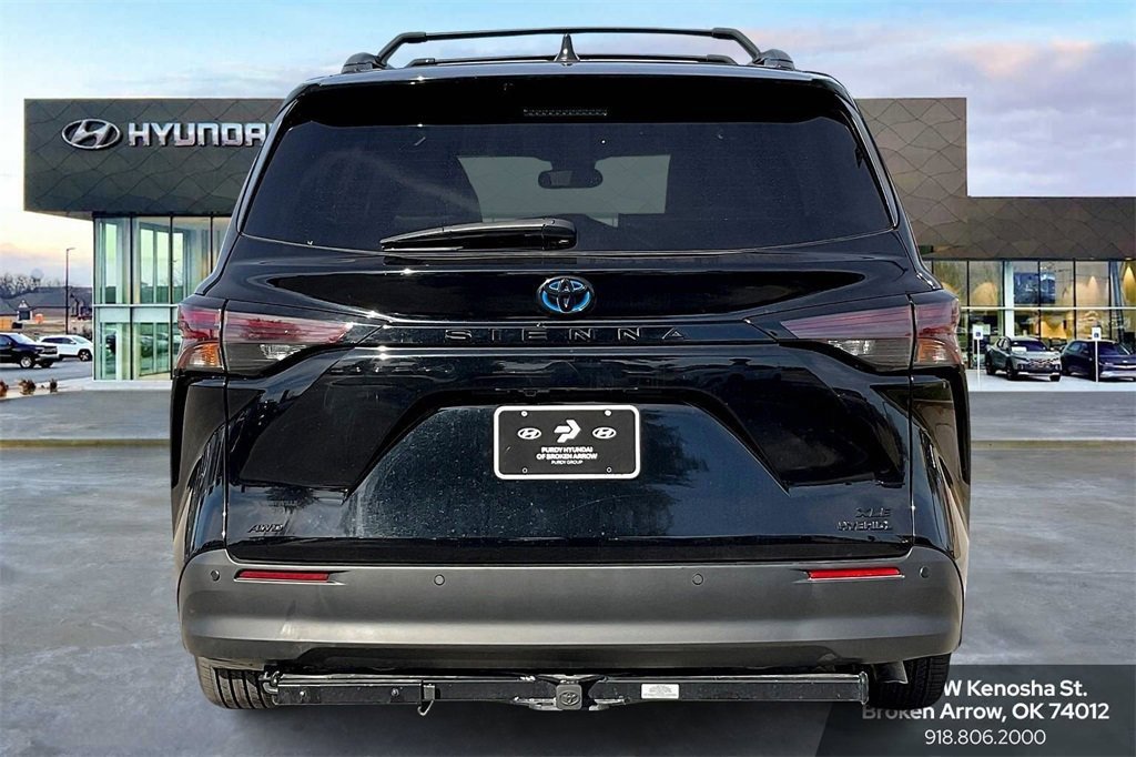 Used 2024 Toyota Sienna XSE image 4