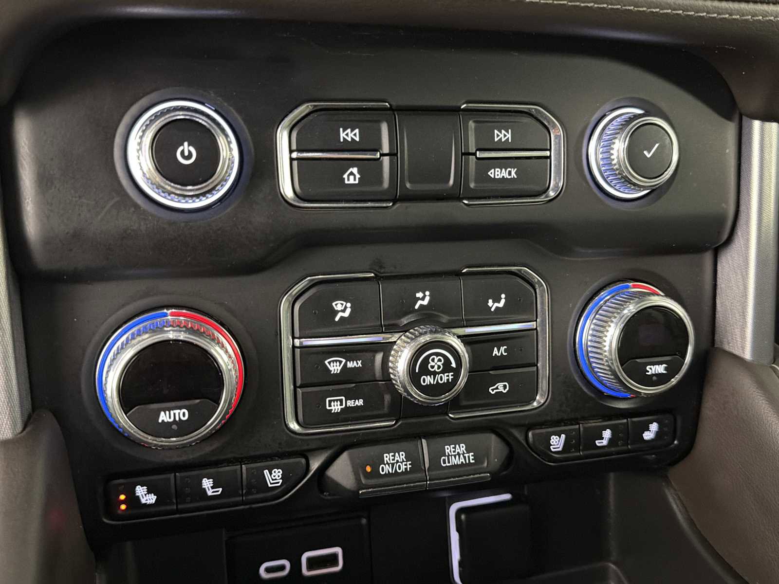 Used 2022 GMC Yukon XL SLT w/ SLT Luxury Package image 68