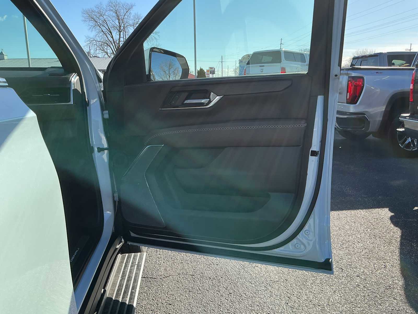 New 2026 GMC Yukon XL Denali Ultimate w/ LPO, Illumination Package image 31