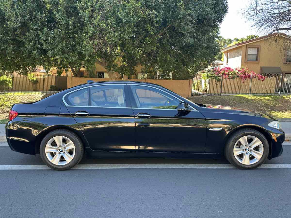 Used 2013 BMW 528i Sedan RWD image 9