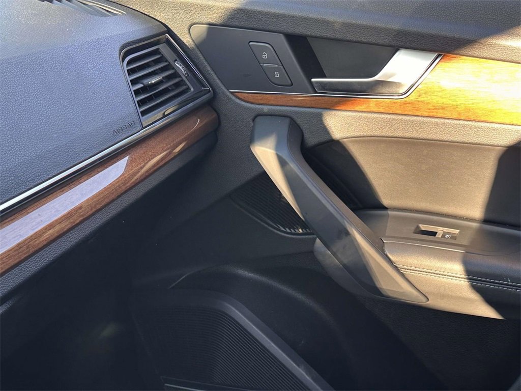 Used 2022 Audi Q5 2.0T Premium Plus w/ Premium Plus Package image 25