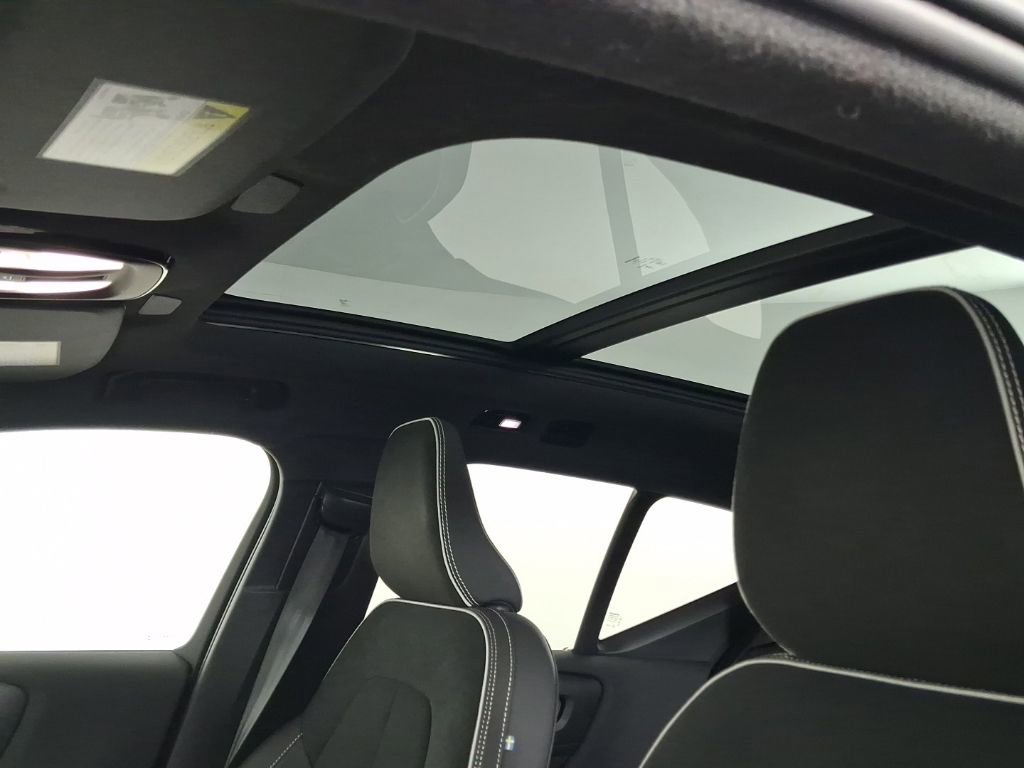 Certified 2023 Volvo XC40 Recharge Plus w/ Protection Package Premier AWD/4WD image 21