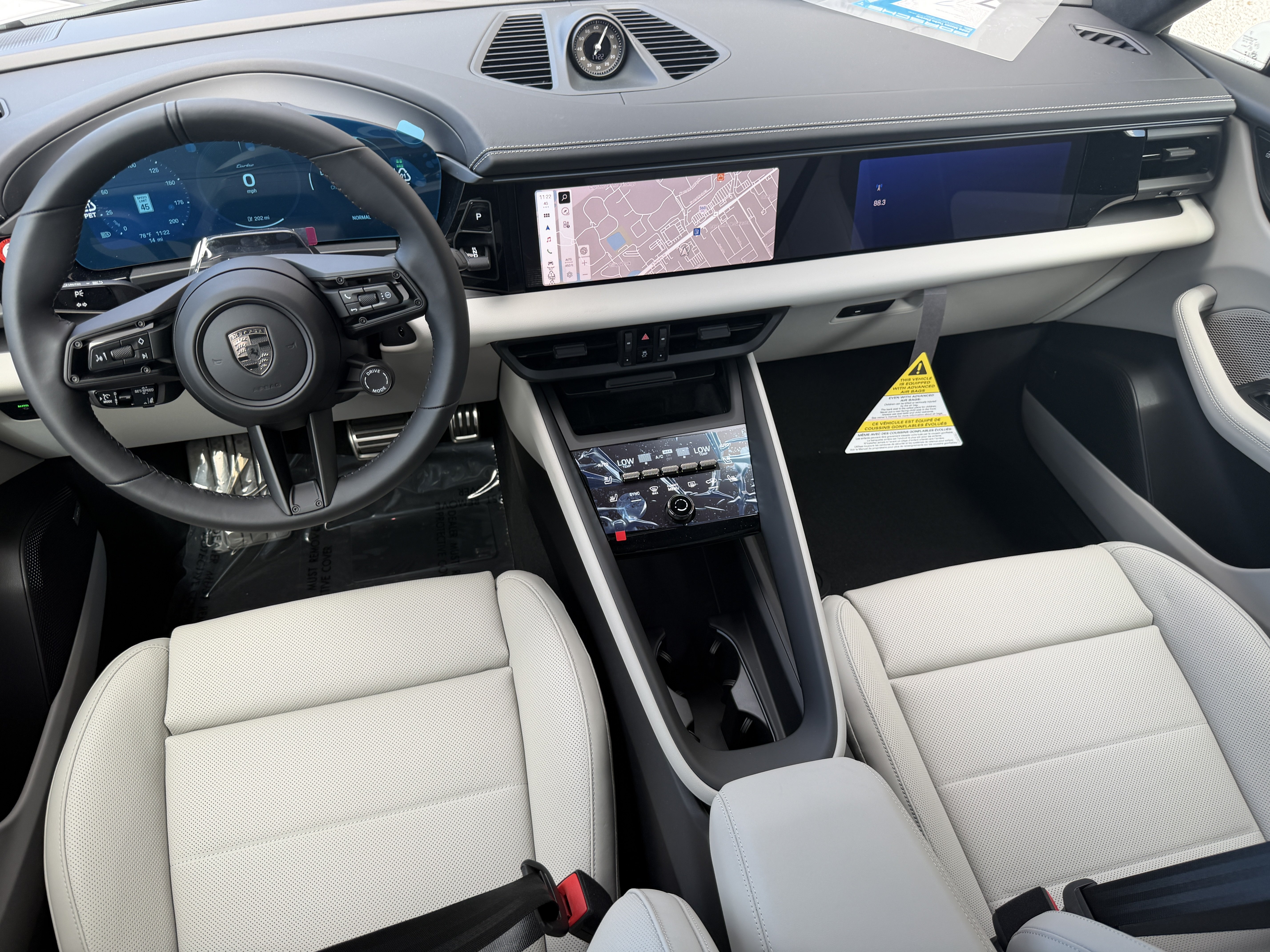 New 2026 Porsche Macan Turbo Electric AWD/4WD image 17