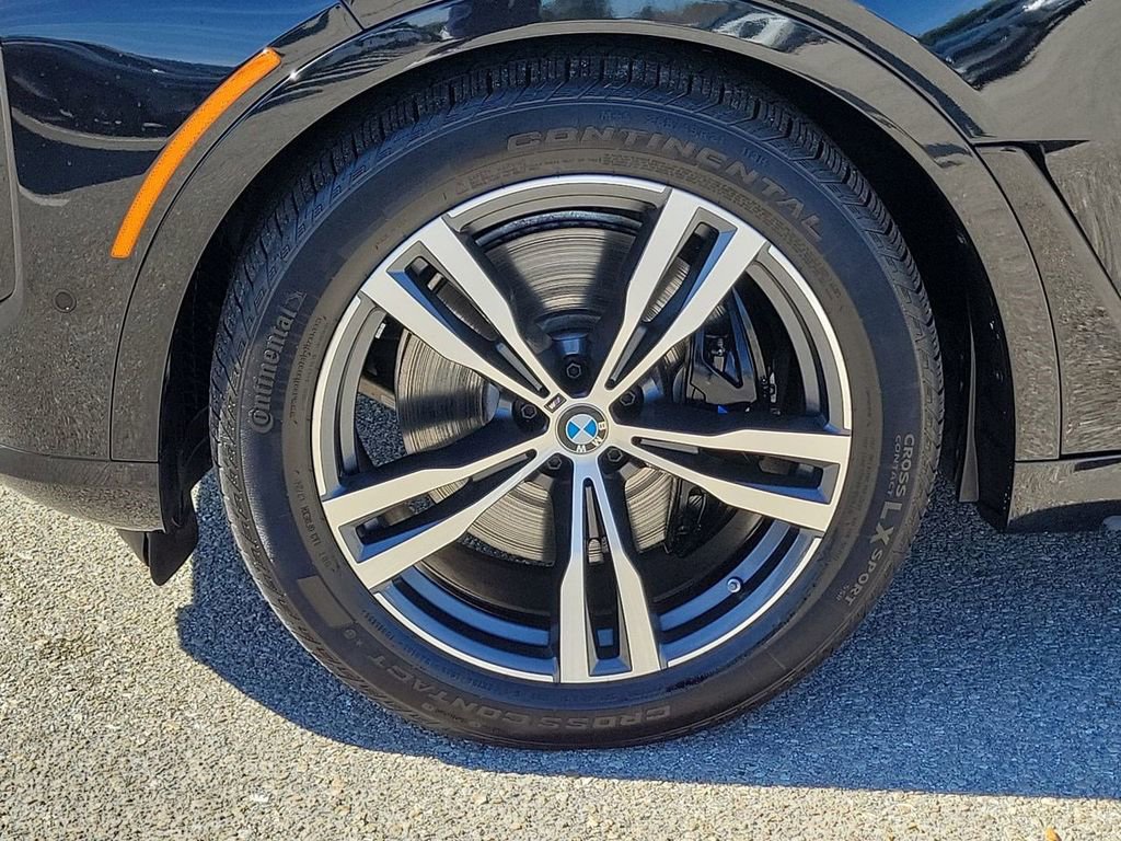 Used 2025 BMW X7 M60i image 17