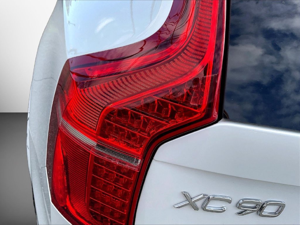 Used 2022 Volvo XC90 T8 Inscription w/ Lounge Package AWD/4WD image 23