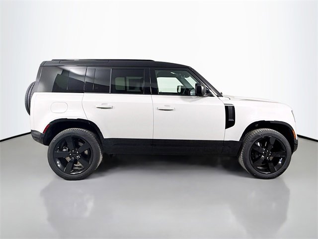 New 2026 Land Rover Defender 110 X-Dynamic SE image 4