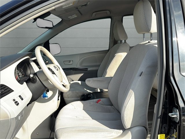 Used 2012 Toyota Sienna LE image 20