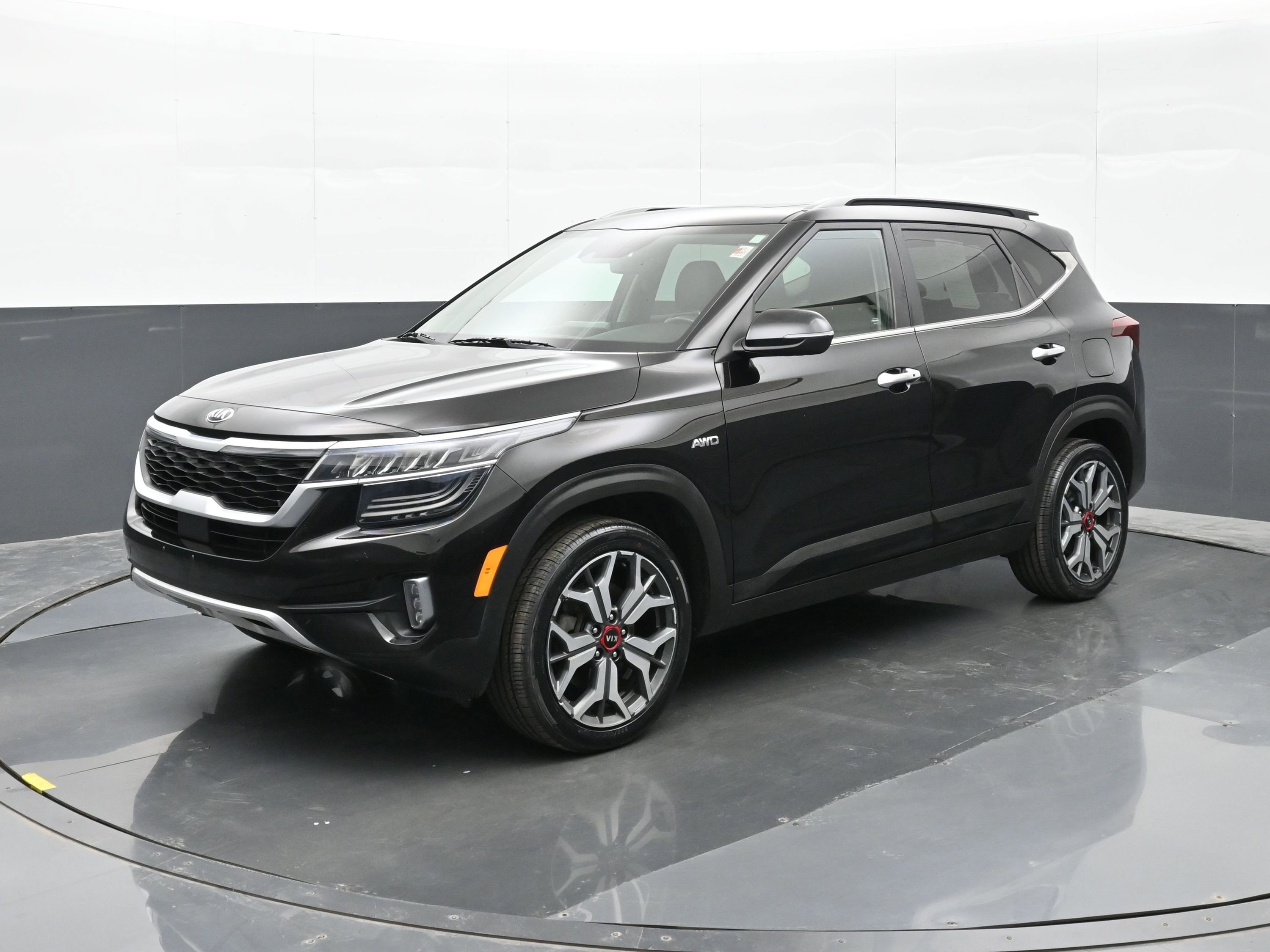 Used 2021 Kia Seltos SX w/ SX Sunroof Package image 8
