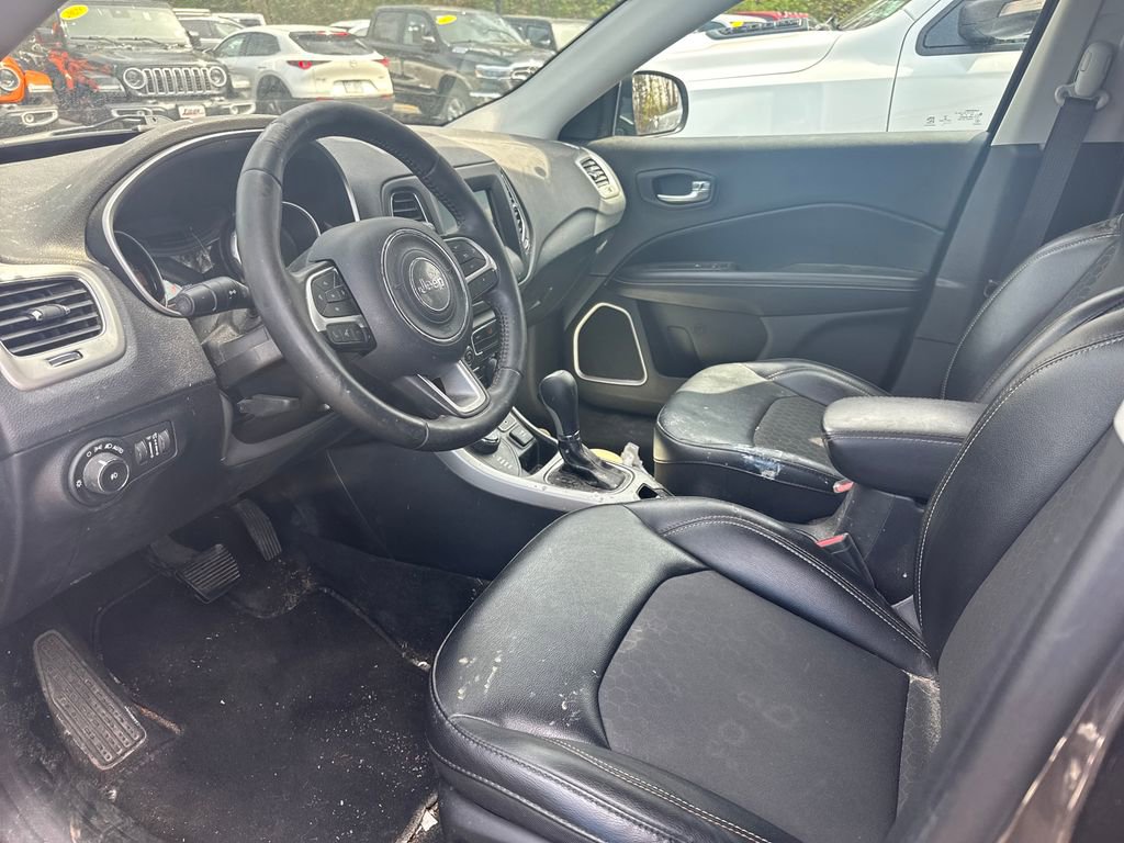 Used 2019 Jeep Compass Latitude AWD/4WD image 32