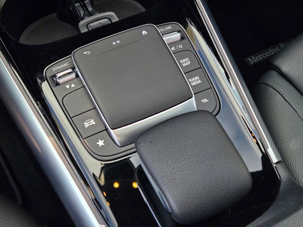 Used 2021 Mercedes-Benz GLA 250 4MATIC image 38