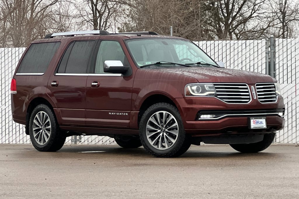 Used 2016 Lincoln Navigator Select image 2