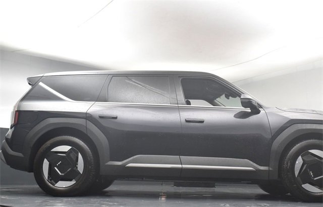 Certified 2026 Kia EV9 Light image 39