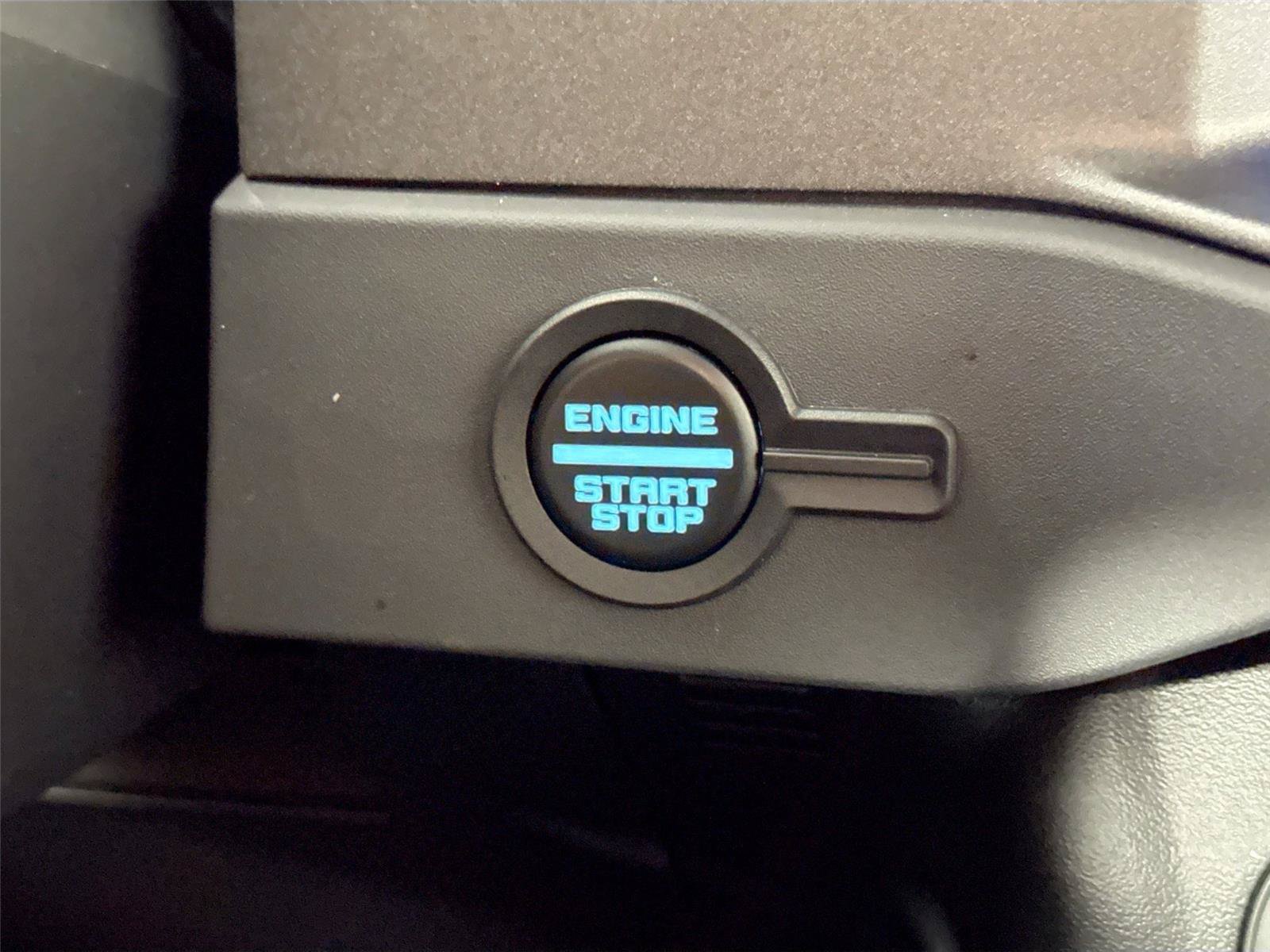 Used 2025 Ford Bronco 4-Door AWD/4WD image 18