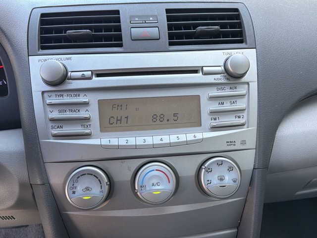 Used 2011 Toyota Camry LE FWD image 15