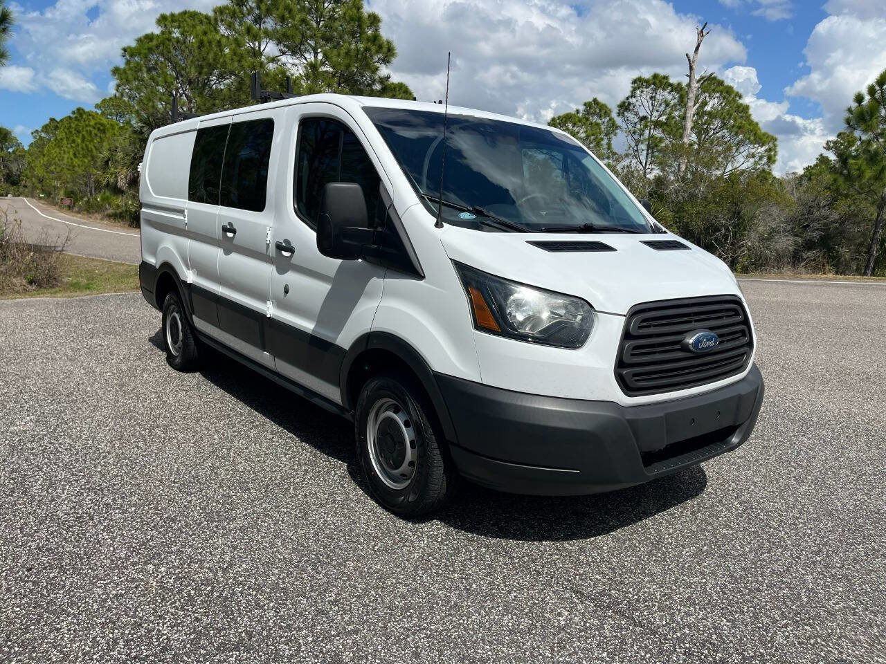 Used 2017 Ford Transit 250 250 3dr SWB Low Roof Cargo Van image 7