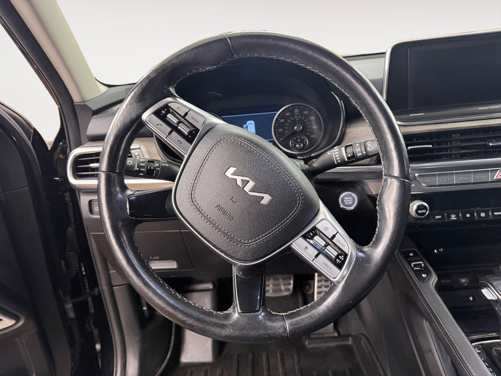 Used 2022 Kia Telluride SX w/ Nightfall Edition Package image 4