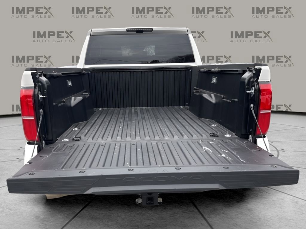 Used 2025 Toyota Tacoma TRD Off-Road image 27
