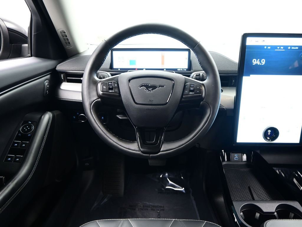 Used 2023 Ford Mustang Mach-E Select image 11