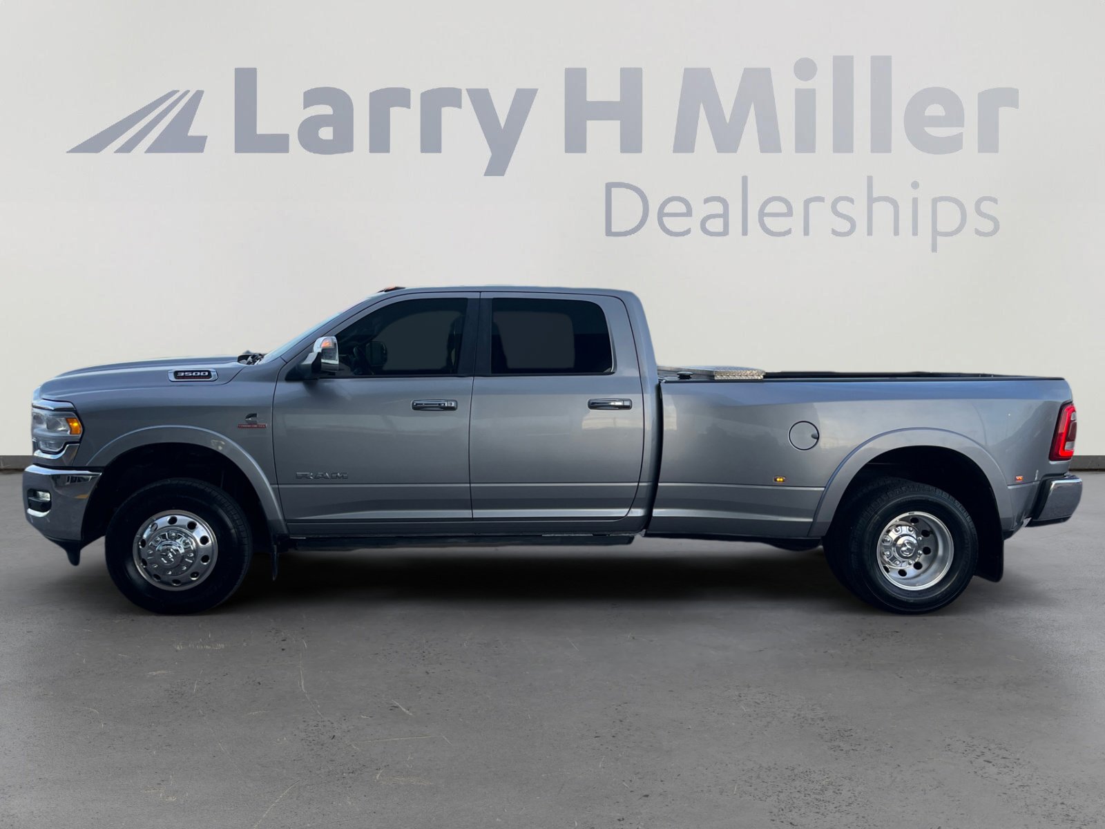 Used 2019 RAM 3500 Laramie image 2